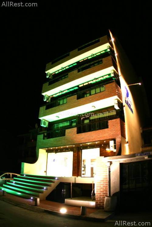Lola Hotel 17